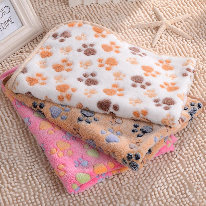 Warm Pet Blanket - Soft Fleece Bed Cover for Dogs & Cats