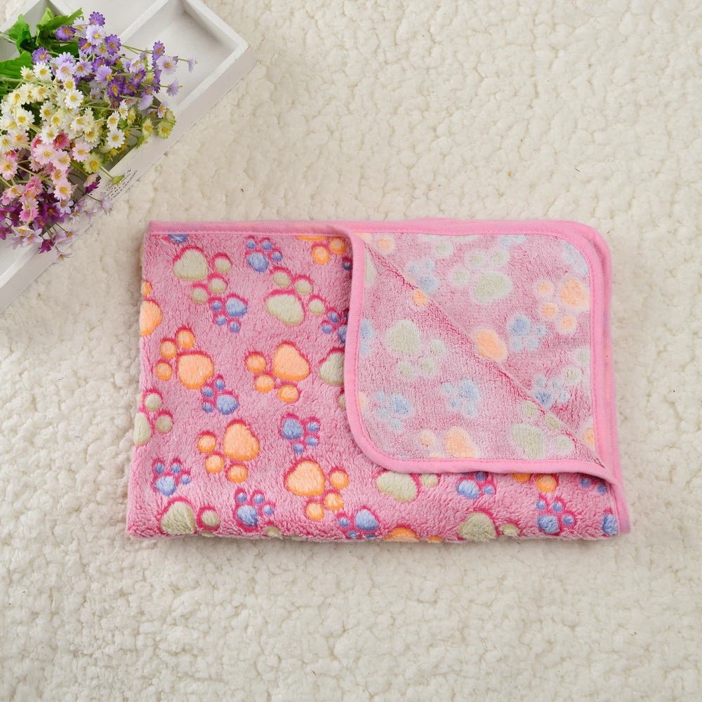 Warm Pet Blanket - Soft Fleece Bed Cover for Dogs & Cats